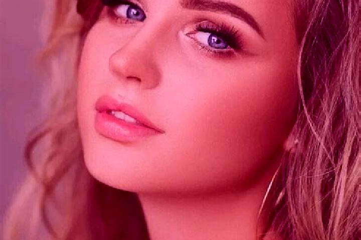 Hannah, 39, a dark blonde blue-eyed mediterranean companion based in Beigang. Offering Fetish, 69, Deep French Kissing, GFE. Available for incall and outcall...