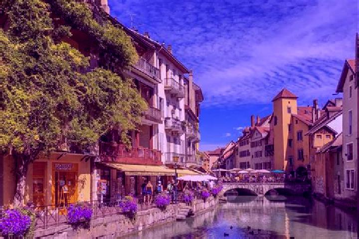 Hannah, 39 — Escort in Ahuy, France