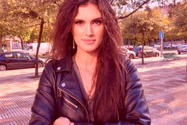Hannah, 39 — Escort in Bradeanu, Romania