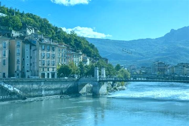 Hannah, 39 — Escort in Grenoble, France
