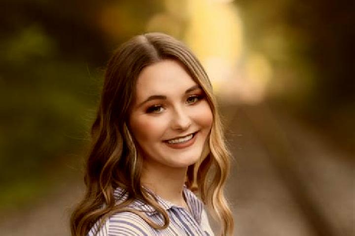 Hannah, 39 — Escort in Parkersburg, United States