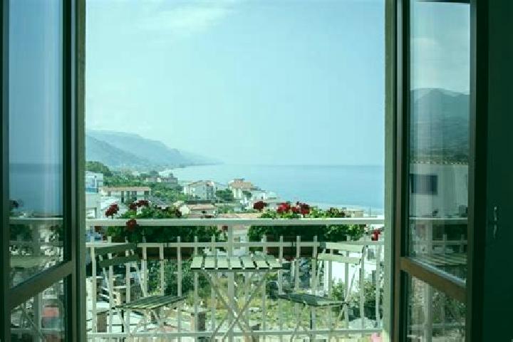 Hannah, 39 — Escort in San Lucido, Italy