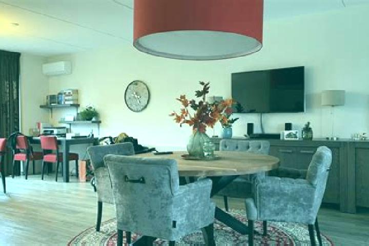 Hannah, 39 — Escort in Ven-Zelderheide, Netherlands