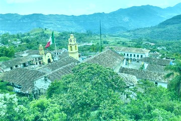 Hannah, 39 — Escort in Xochitlan Todos Santos, Mexico