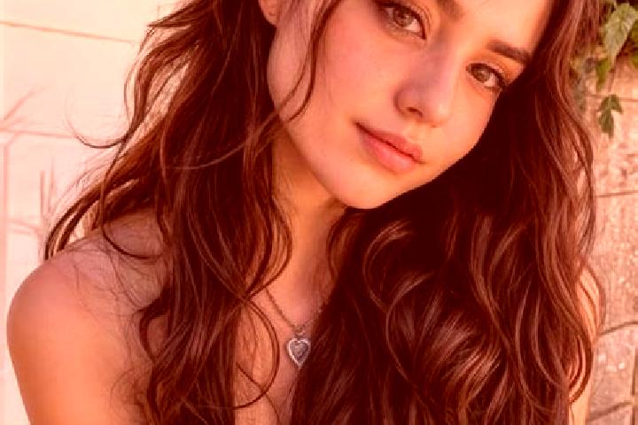 Harper, 20, a auburn amber-eyed middle eastern companion based in Babokoon-Appolo. Offering Party Girl, Roleplay, Striptease, Massage. Available for incall a...