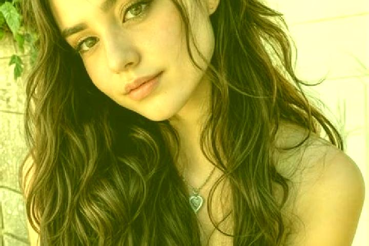 Harper, 20, a auburn brown-eyed caucasian companion based in Bamhni. Offering Party Girl, Prostate Massage. Available for incall and outcall, overnight booki...