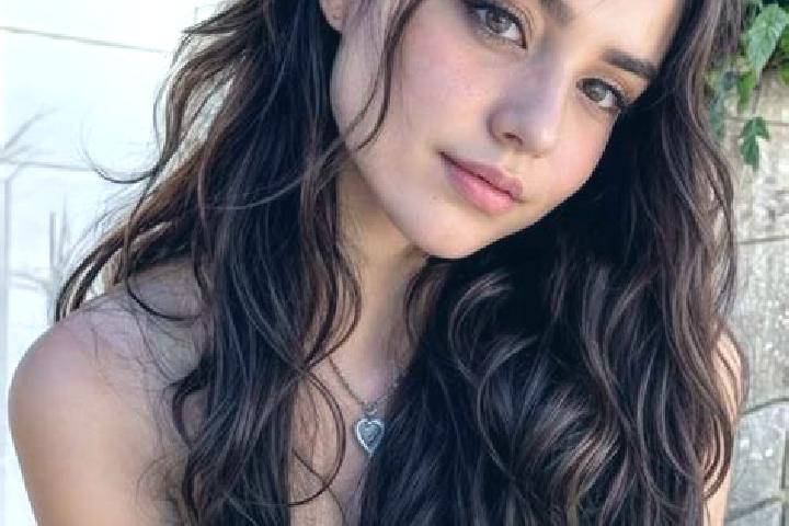 Harper, 20, a auburn hazel-eyed middle eastern companion based in Ramales de la Victoria. Offering Massage, Dinner Date, GFE, Prostate Massage. Available for...