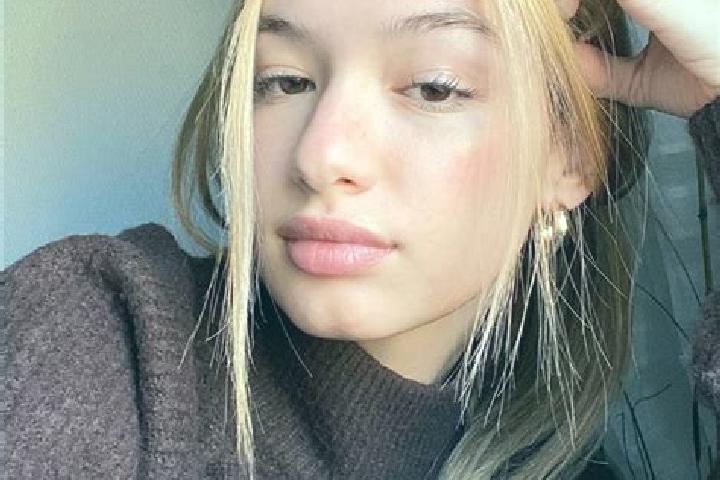 Harper, 20, a blonde brown-eyed indian companion based in Gorna Oryahovitsa. Offering Deep French Kissing, Fetish, CIM, Couples. Available for incall and out...