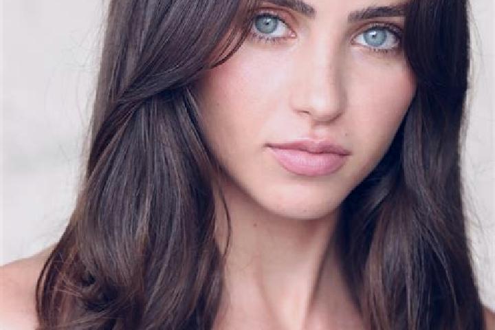 Harper, 20, a brunette brown-eyed indian companion based in Hawthorn South. Offering GFE, Party Girl, A-Level, Duos. Available for incall and outcall, day an...