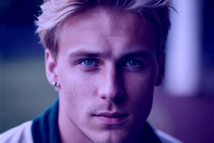Harper, 20, a platinum blonde green-eyed european companion based in Dubna. Offering BDSM, Roleplay, A-Level. Available for incall and outcall, day and eveni...