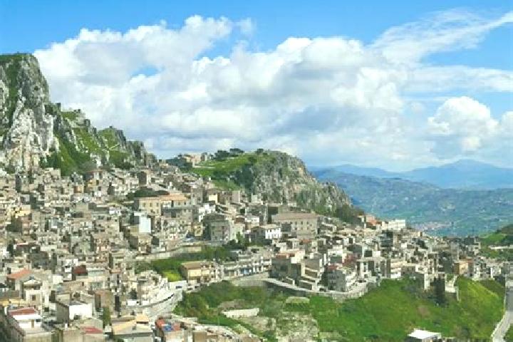 Harper, 20 — Escort in Caltabellotta, Italy