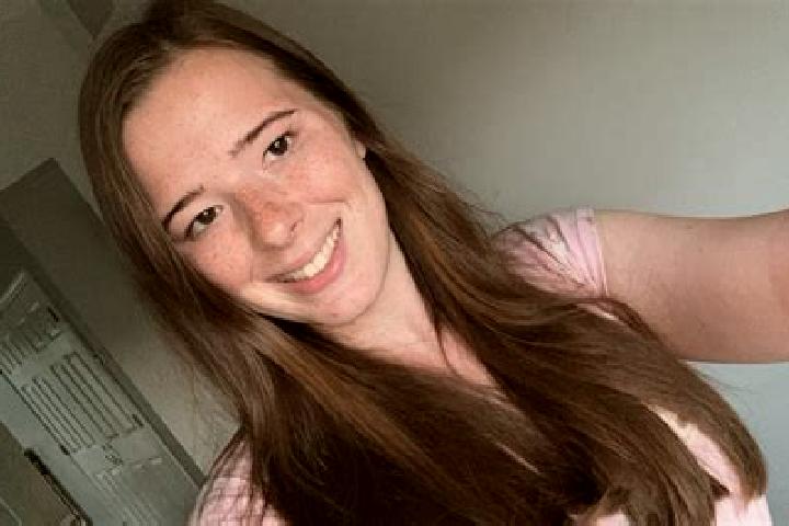 Harper, 20 — Escort in Pinckney, United States