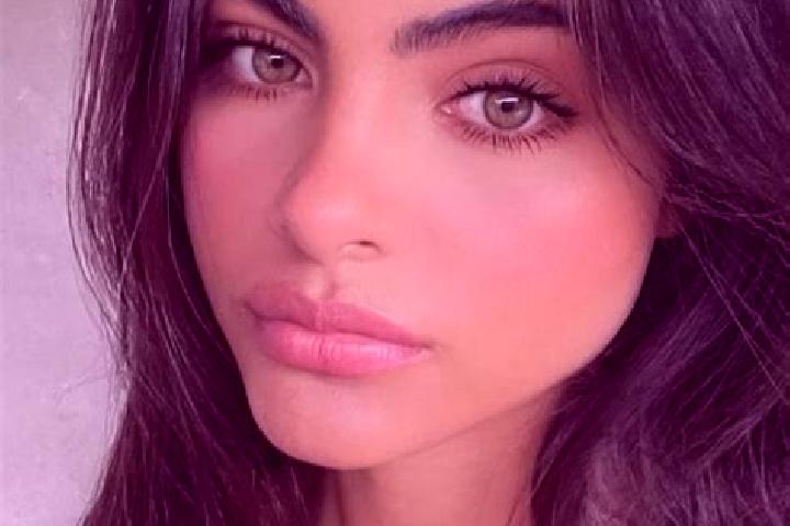 Harper, 21, a black hazel-eyed latina companion based in Six Bells. Offering Overnight, A-Level, Duos. Available for incall and outcall, overnight bookings a...