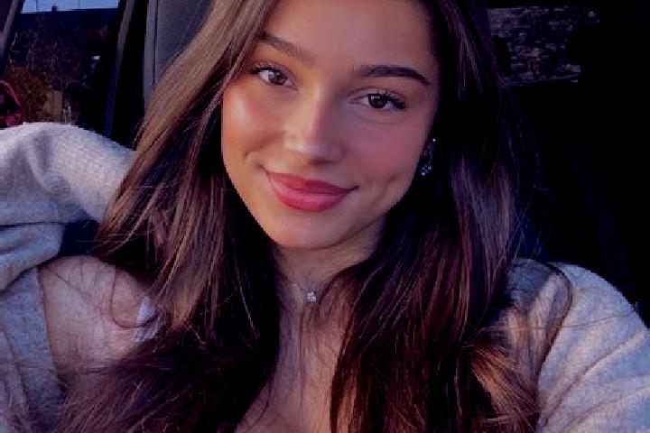 Harper, 21, a brunette blue-eyed indian companion based in Camperville. Offering Domination, GFE, Erotic Massage, Tantra. Available for incall and outcall, o...