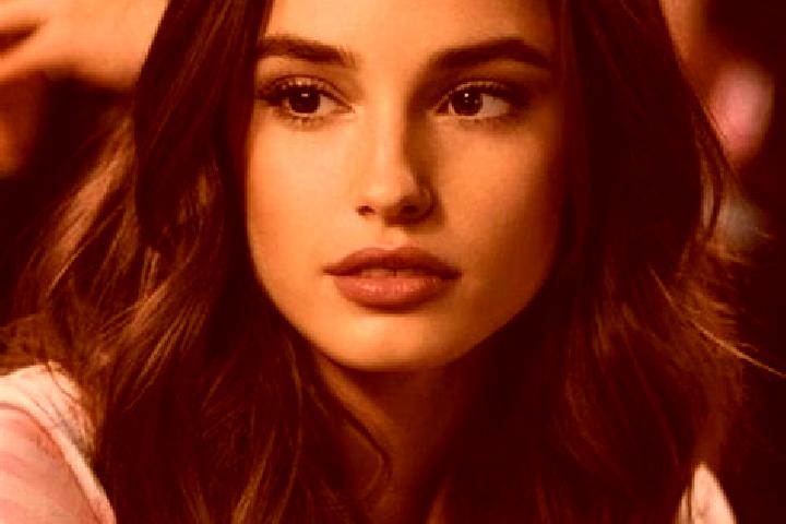 Harper, 21, a brunette brown-eyed indian companion based in Bohle Plains. Offering Erotic Massage, Overnight, Party Girl. Available for incall and outcall, d...