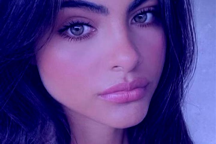 Harper, 21, a brunette green-eyed european companion based in Holder. Offering Tantra, Dinner Date, Deep French Kissing, CIM. Available for incall and outcal...