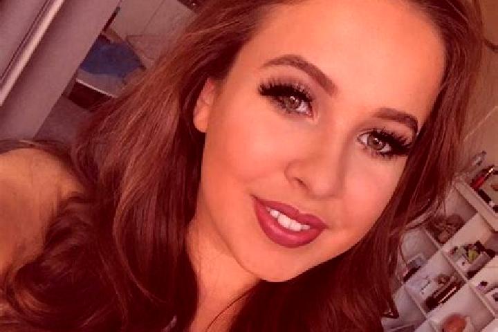 Harper, 21, a chestnut dark-eyed mediterranean companion based in Torrecilla de la Jara. Offering Domination, Girlfriend Experience, Massage, Erotic Massage....