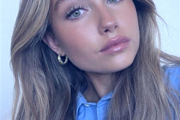 Harper, 21, a dark blonde green-eyed mixed companion based in Mayachnyy. Offering A-Level, Couples, Massage, Travel Companion, Tantra. Available for incall a...
