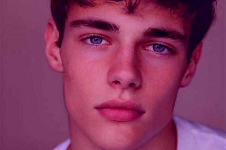 Harper, 21, a red brown-eyed caucasian companion based in Mosfellsbaer. Offering Travel Companion, A-Level, GFE. Available for incall and outcall, day and ev...