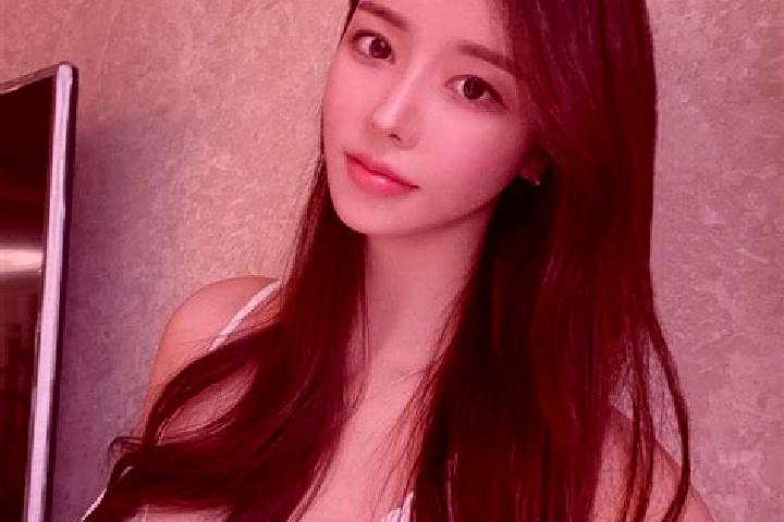 Harper, 21 — Escort in Pingjianglu, China