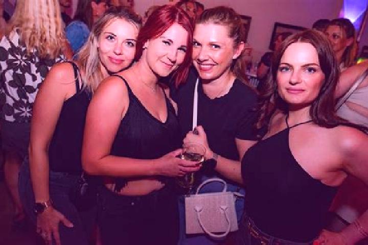Harper, 23, a auburn blue-eyed mixed companion based in Neuhofen an der Krems. Offering OWO, GFE, Erotic Massage. Available for incall and outcall, day and e...