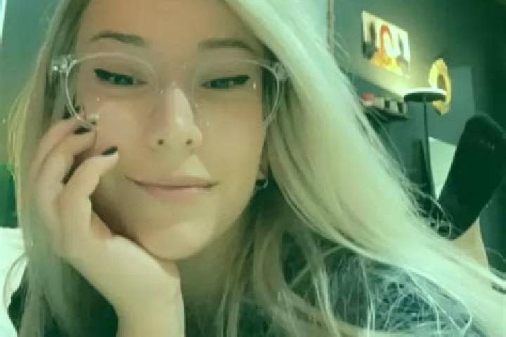 Harper, 23, a blonde dark-eyed mixed companion based in Heves. Offering Erotic Massage, Fetish, Tantra. Available for incall and outcall, overnight bookings ...