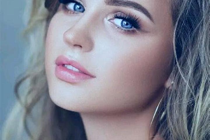 Harper, 23, a dark blonde blue-eyed ebony companion based in Las Taponas. Offering Erotic Massage, Tantra, Deep French Kissing, Striptease. Available for inc...