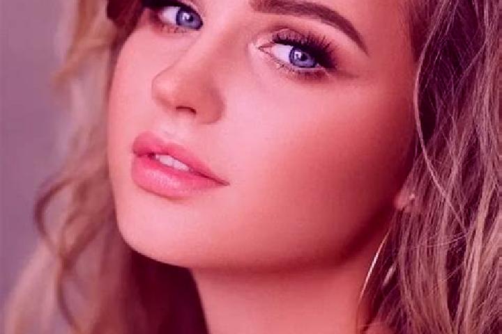 Harper, 23, a dark blonde blue-eyed middle eastern companion based in Hengstdal. Offering GFE, Erotic Massage, Tantra, Girlfriend Experience. Available for i...
