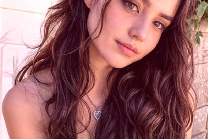 Harper, 23, a dark blonde hazel-eyed middle eastern companion based in Chota. Offering Dinner Date, A-Level, Massage, Fetish. Available for incall and outcal...