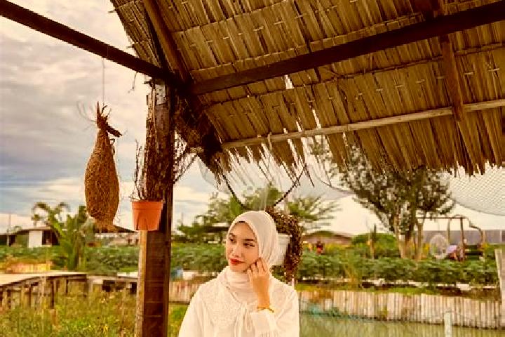 Harper, 23 — Escort in Bagan Datoh, Malaysia