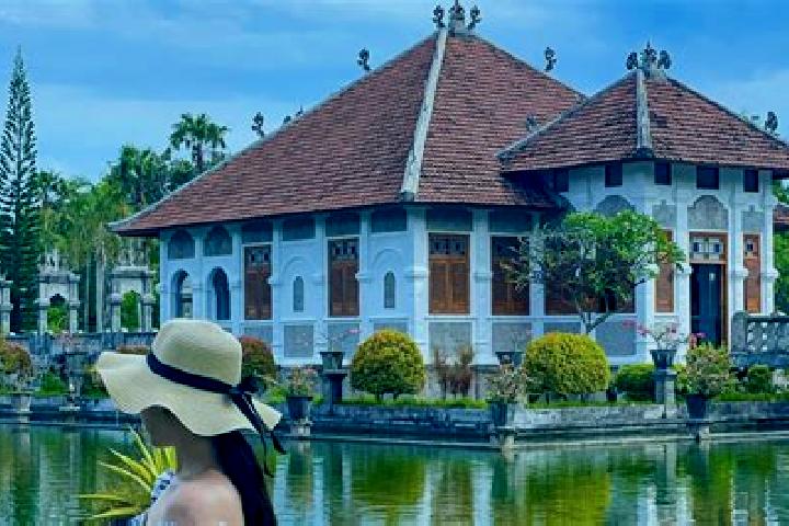Harper, 23 — Escort in Balekambang, Indonesia