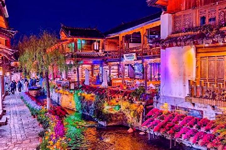 Harper, 23 — Escort in Lijiang, China