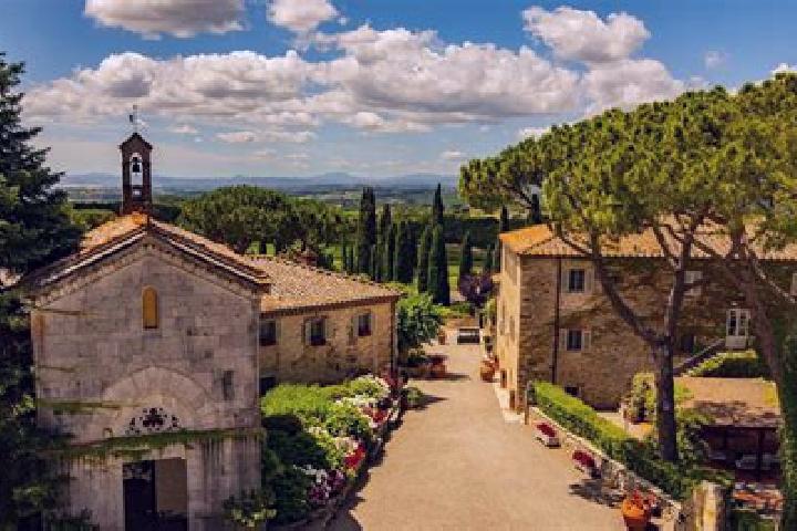 Harper, 23 — Escort in Novegro-Tregarezzo-San Felice, Italy