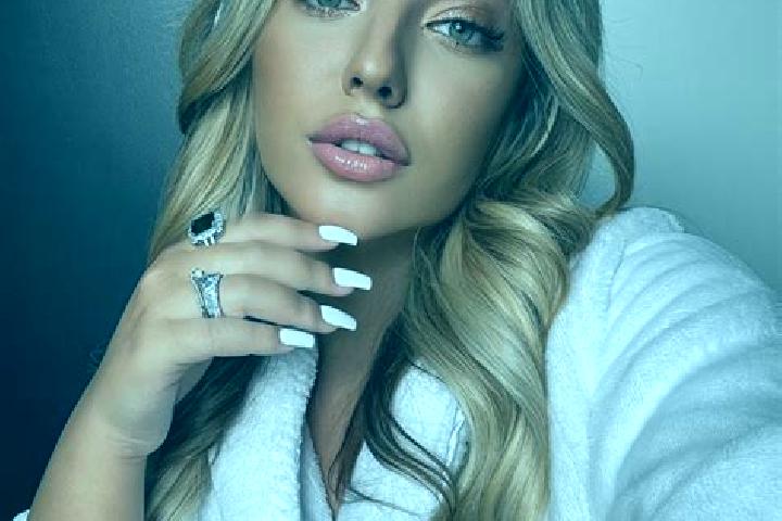 Harper, 23 — Escort in Poigar, Indonesia