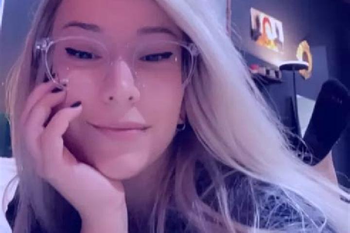 Harper, 24, a blonde amber-eyed mediterranean companion based in Sao Jose do Sabugi. Offering Massage, Roleplay, Striptease. Available for incall and outcall...
