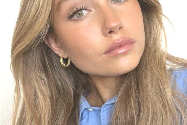 Harper, 24, a dark blonde green-eyed mixed companion based in Thorncliffe Park. Offering Overnight, Party Girl, A-Level, Erotic Massage, Tantra. Available fo...
