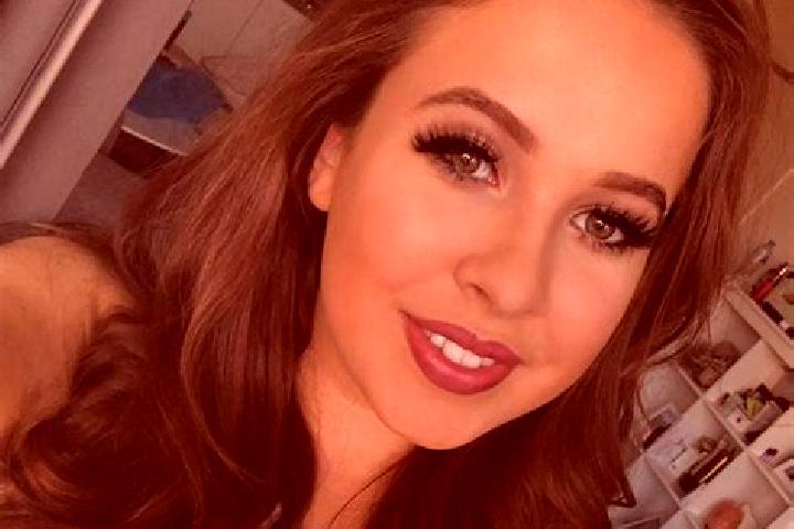 Harper, 24, a red grey-eyed european companion based in Glabbeek. Offering Duos, Striptease, Erotic Massage. Available for incall and outcall, overnight book...