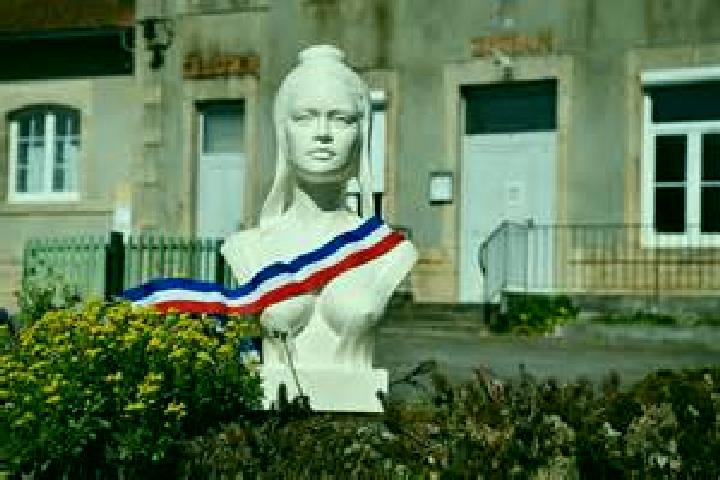 Harper, 24 — Escort in Venon, France