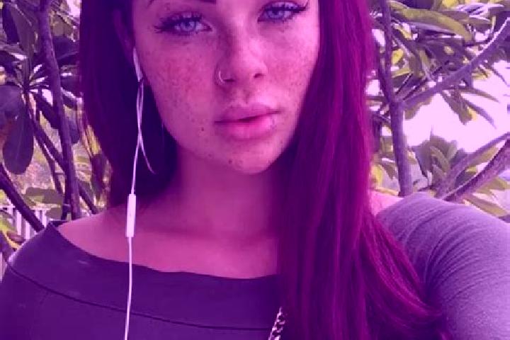 Harper, 25, a auburn grey-eyed latina companion based in Valea Lupului. Offering Erotic Massage, CIM, Girlfriend Experience. Available for incall and outcall...