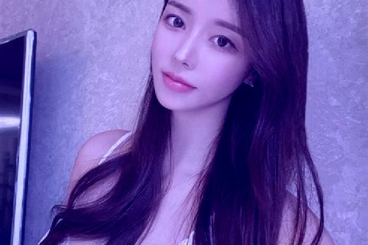 Harper, 25 — Escort in Xamqu, China