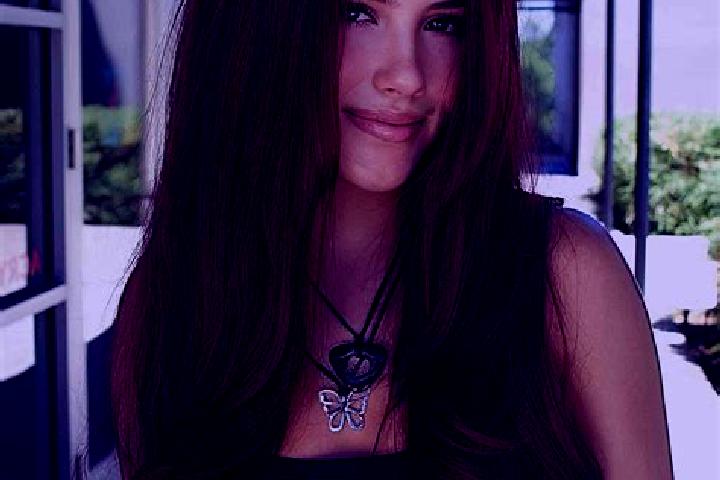 Harper, 26, a auburn dark-eyed mixed companion based in Shangi. Offering Fetish, Duos, Couples. Available for incall and outcall, overnight bookings available.