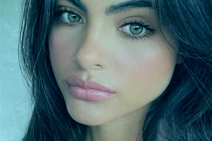 Harper, 26, a brunette dark-eyed middle eastern companion based in Nuevo Llano Grande. Offering Prostate Massage, Tantra, Erotic Massage, Party Girl. Availab...