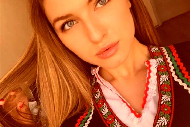 Harper, 26, a brunette green-eyed slavic companion based in Changbai. Offering Domination, Dinner Date, Travel Companion, Overnight. Available for incall and...