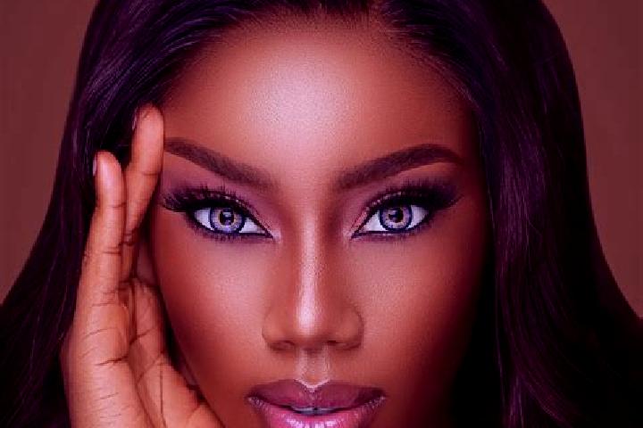 Harper, 26, a chestnut blue-eyed ebony companion based in Tieshangang. Offering Fetish, Overnight, Travel Companion, Duos. Available for incall and outcall, ...