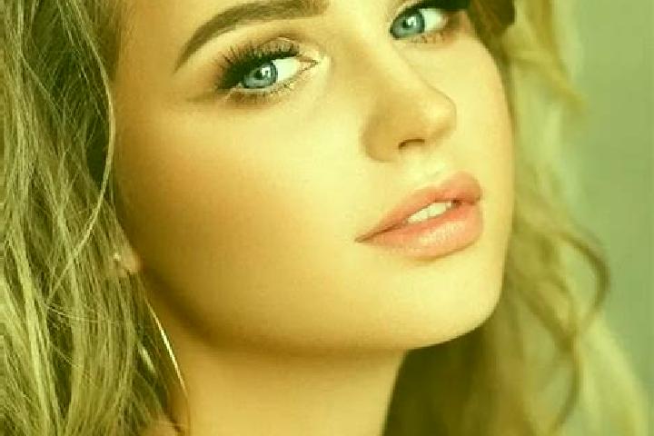 Harper, 26, a dark blonde blue-eyed middle eastern companion based in Preajba. Offering OWO, CIM, Deep French Kissing, A-Level. Available for incall and outc...