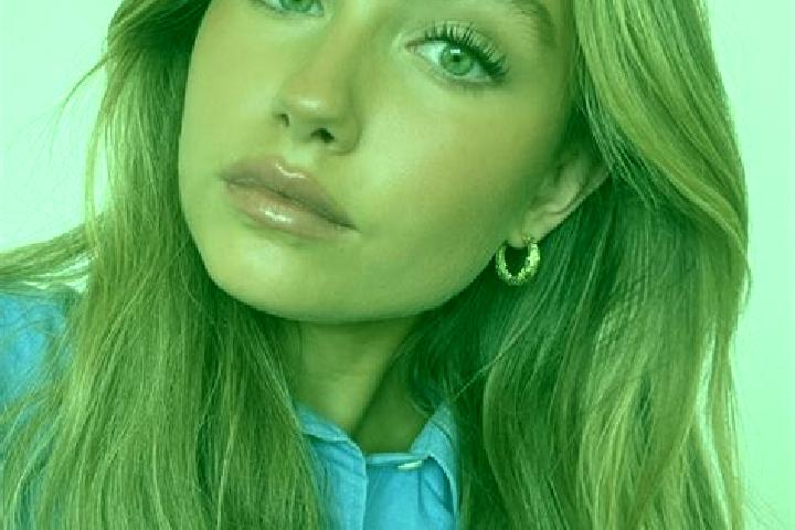 Harper, 26, a dark blonde green-eyed european companion based in Sa ir. Offering Fetish, Deep French Kissing, Dinner Date, Travel Companion. Available for in...