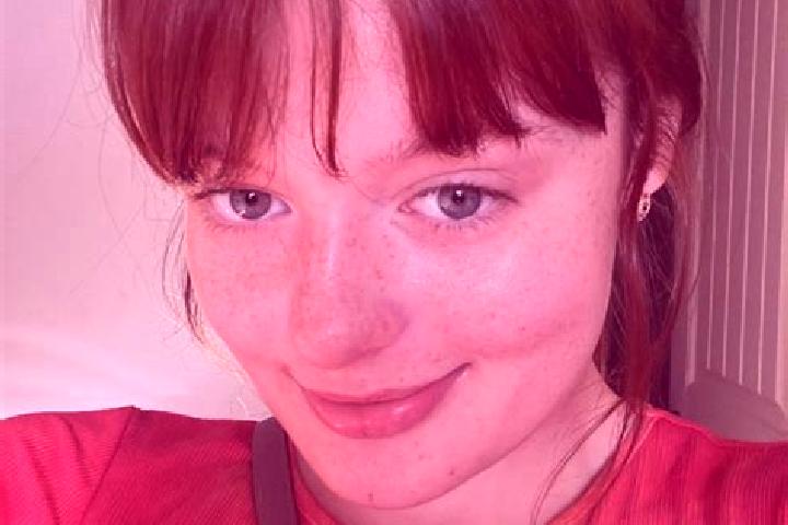 Harper, 26, a red dark-eyed caucasian companion based in Viinikka. Offering Couples, Girlfriend Experience, BDSM. Available for incall and outcall, day and e...