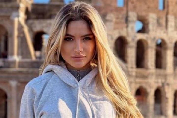 Harper, 26 — Escort in Isola del Cantone, Italy