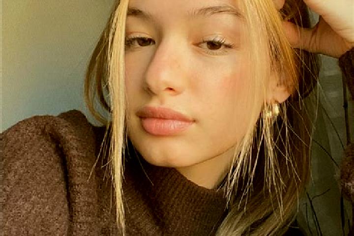 Harper, 27, a blonde brown-eyed asian companion based in Ceek. Offering Girlfriend Experience, Overnight, Fetish. Available for incall and outcall, day and e...