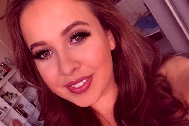 Harper, 27, a chestnut green-eyed european companion based in Vaernamo. Offering Deep French Kissing, Massage, Erotic Massage. Available for incall and outca...